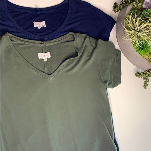 Lou & Grey Oversized casual T-Shirts bundle of 2 women’s size xs green blue set - Picture 1 of 8